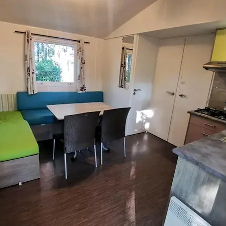 Mobil 6 Personnes 3 A 25 Min Puy Dufou אתר קמפינג *