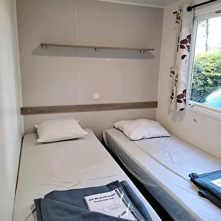 Mobil 6 Personnes 3 A 25 Min Puy Dufou אתר קמפינג *